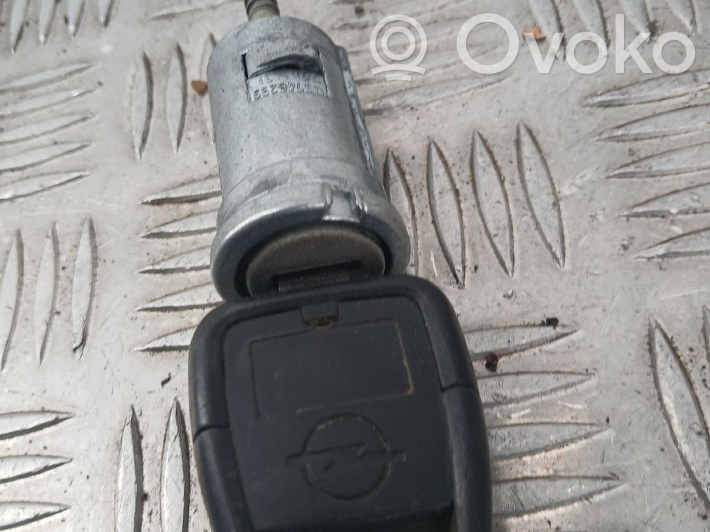 Opel Zafira A Užvedimo spynelė 