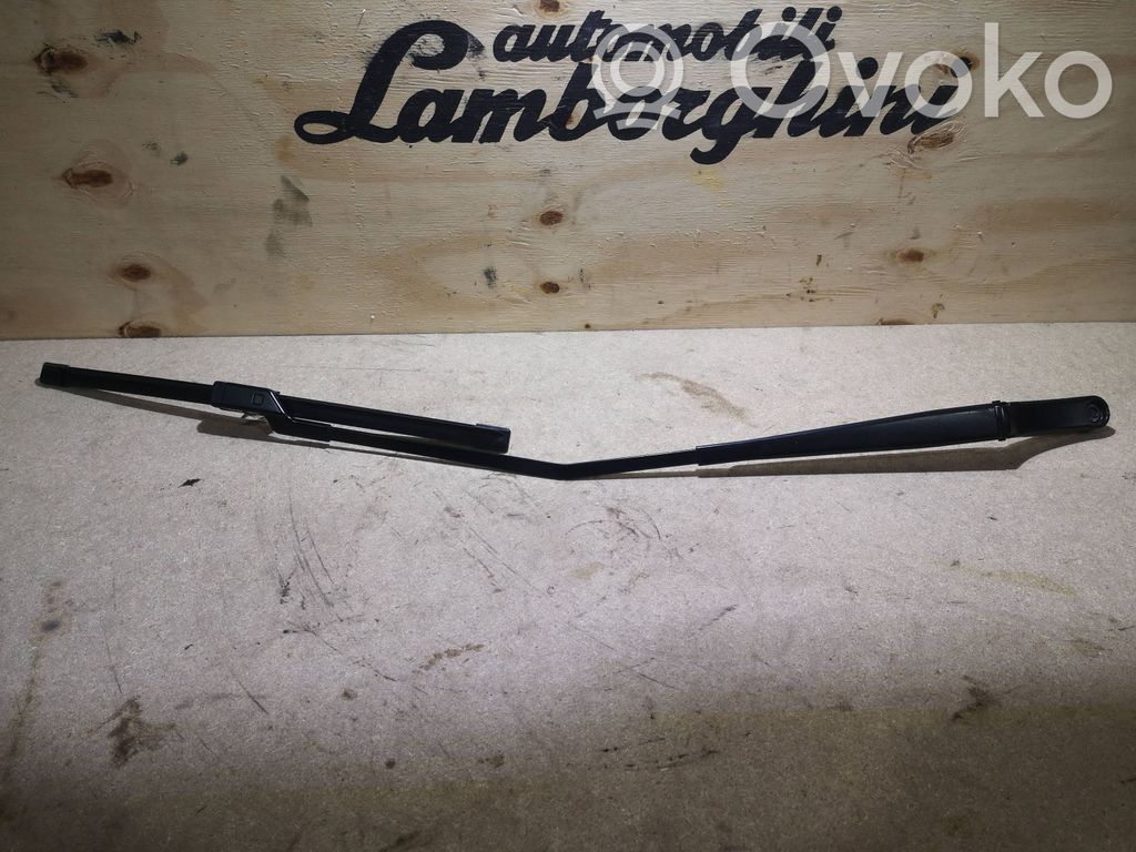 Cupra Formentor Front wiper blade arm 