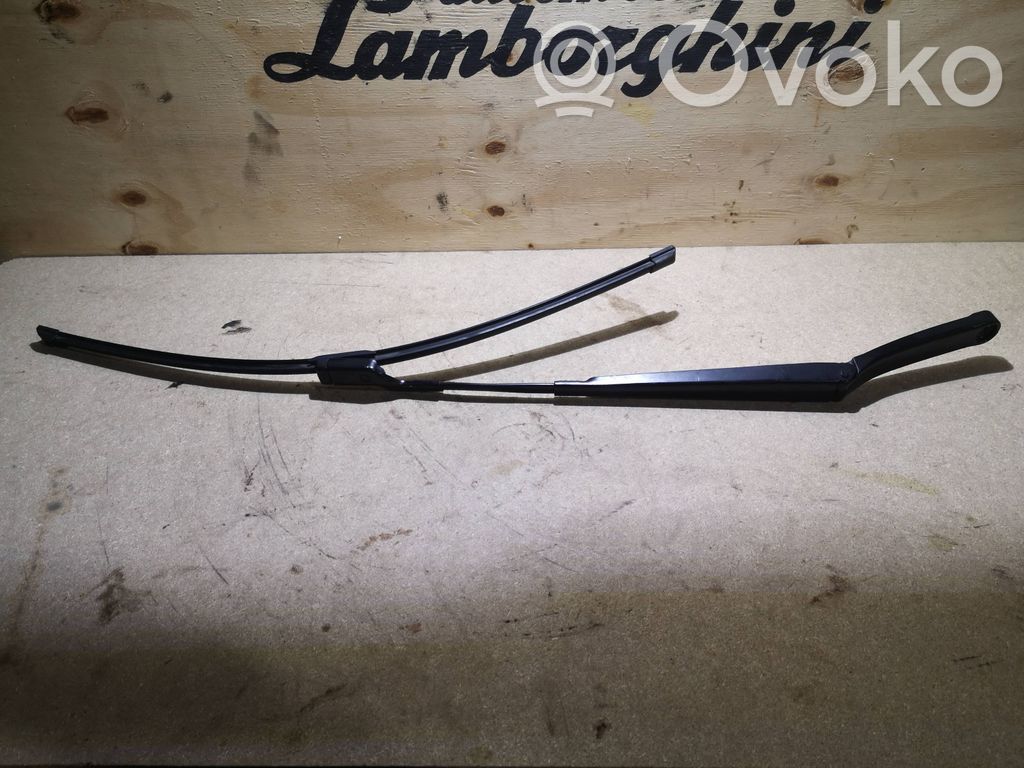 Cupra Formentor Front wiper blade arm 
