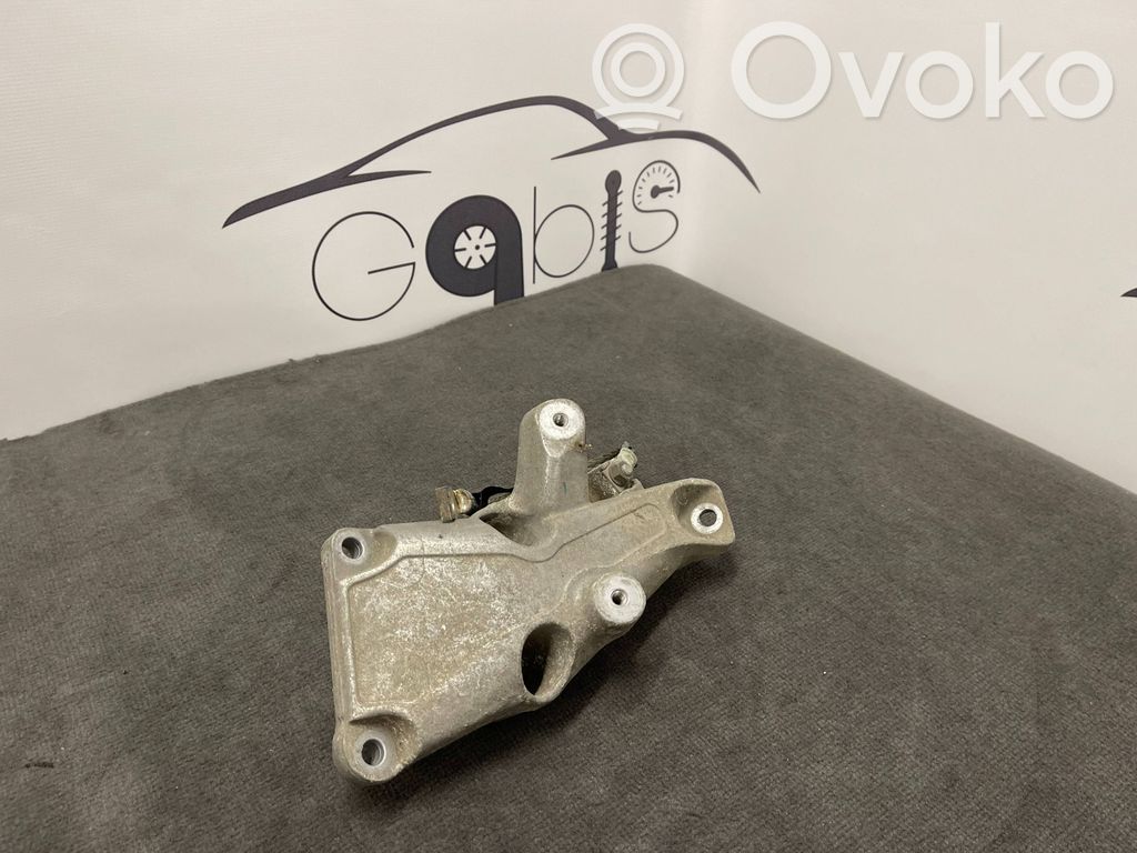 BMW 5 E60 E61 Engine mount bracket 
