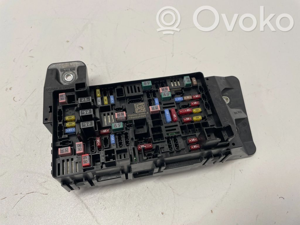 Dodge RAM Fuse module 