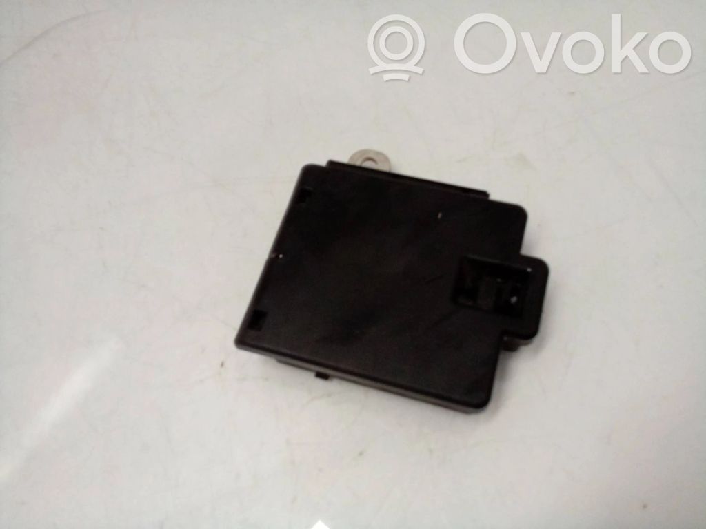 Porsche Cayenne (9Y0 9Y3) Current control relay 