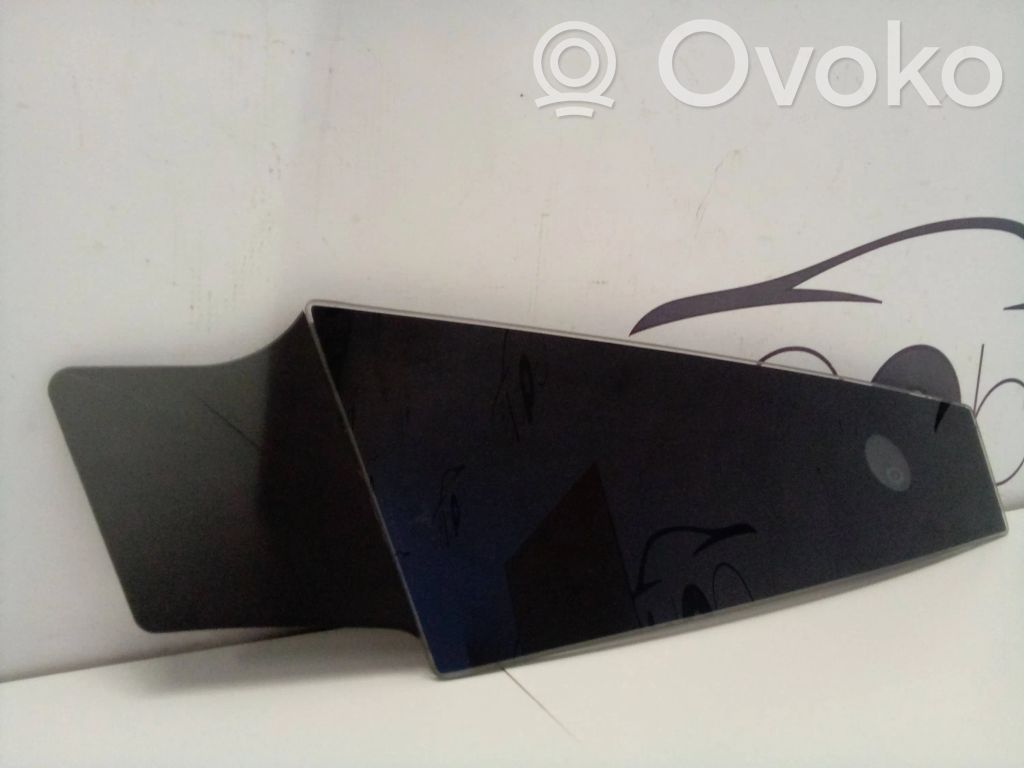 Tesla Model S (B) Rivestimento del montante (esterno) 