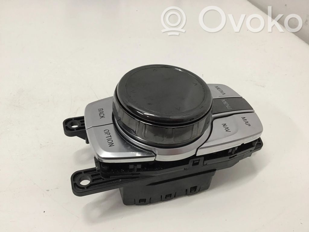 BMW 7 G11 G12 Panel radia 