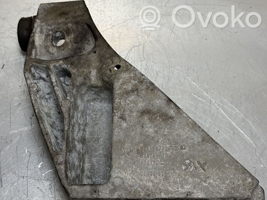 Engine mounting bracket   6772880