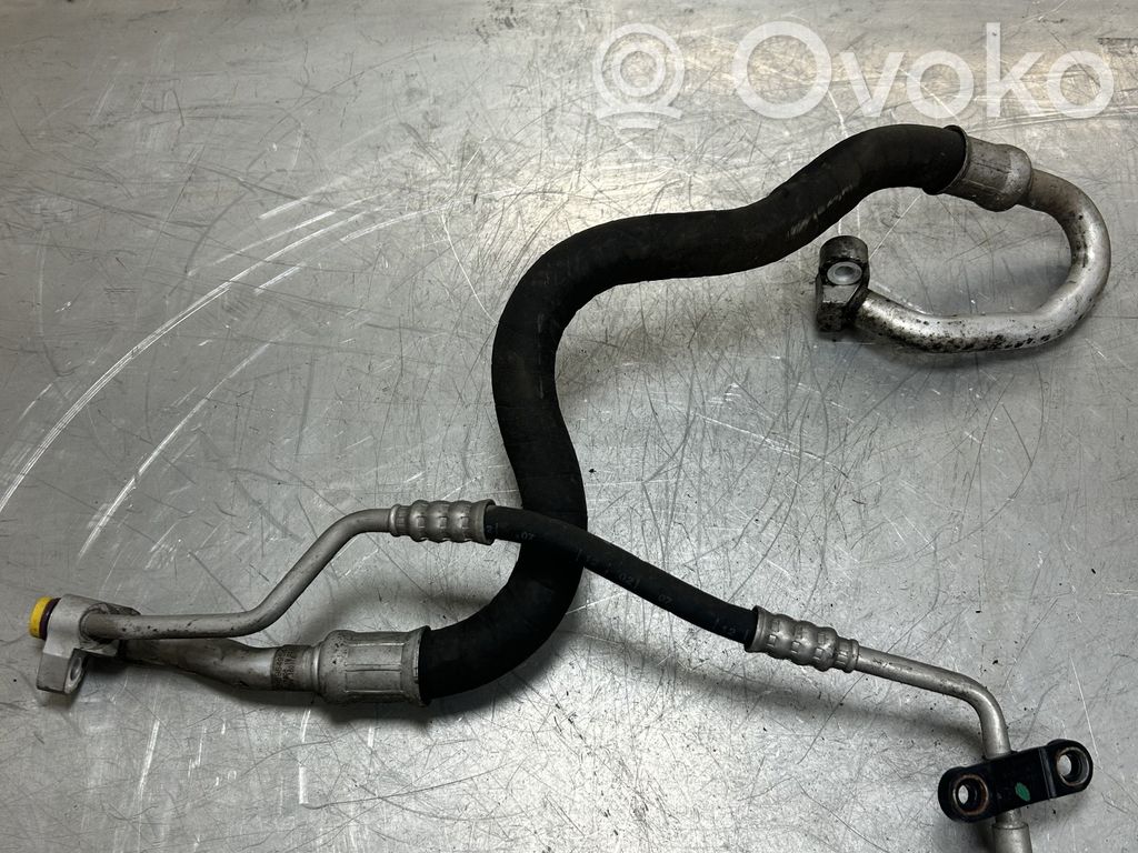 BMW 1 E81 E87 Ilmastointilaitteen putki (A/C) 