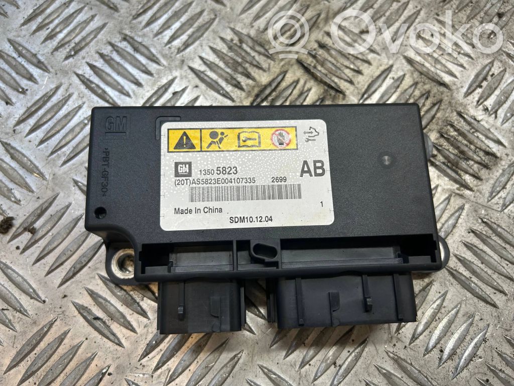 Opel Astra J Airbag control unit/module 