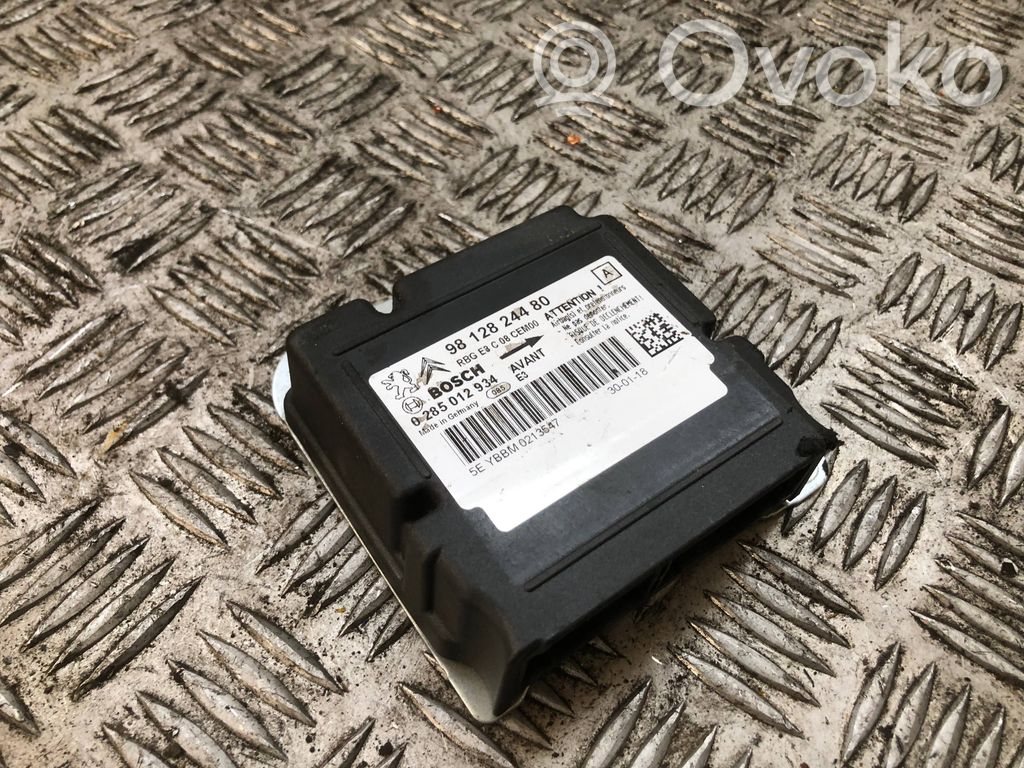 Citroen C4 Cactus Airbag control unit/module 
