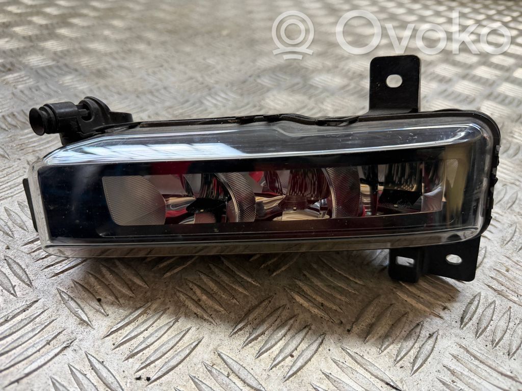 BMW 1 F40 Etusumuvalo 
