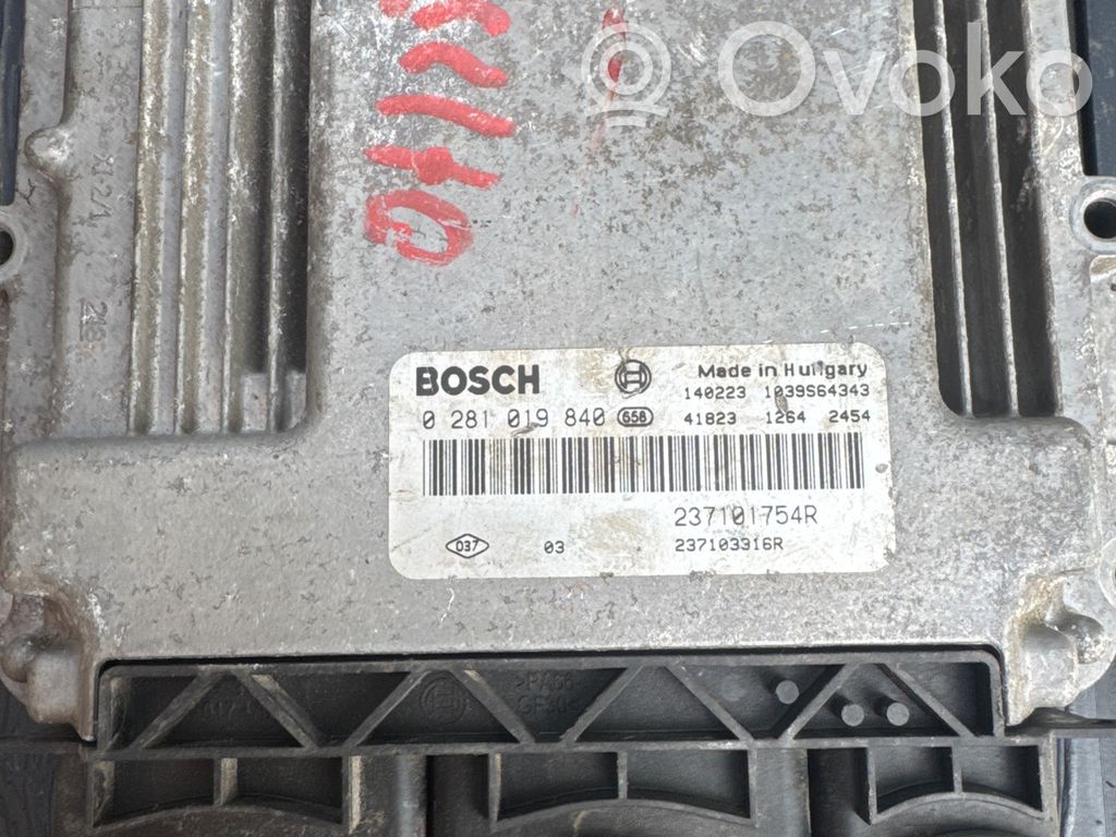 Renault Trafic II (X83) Engine control unit/module 