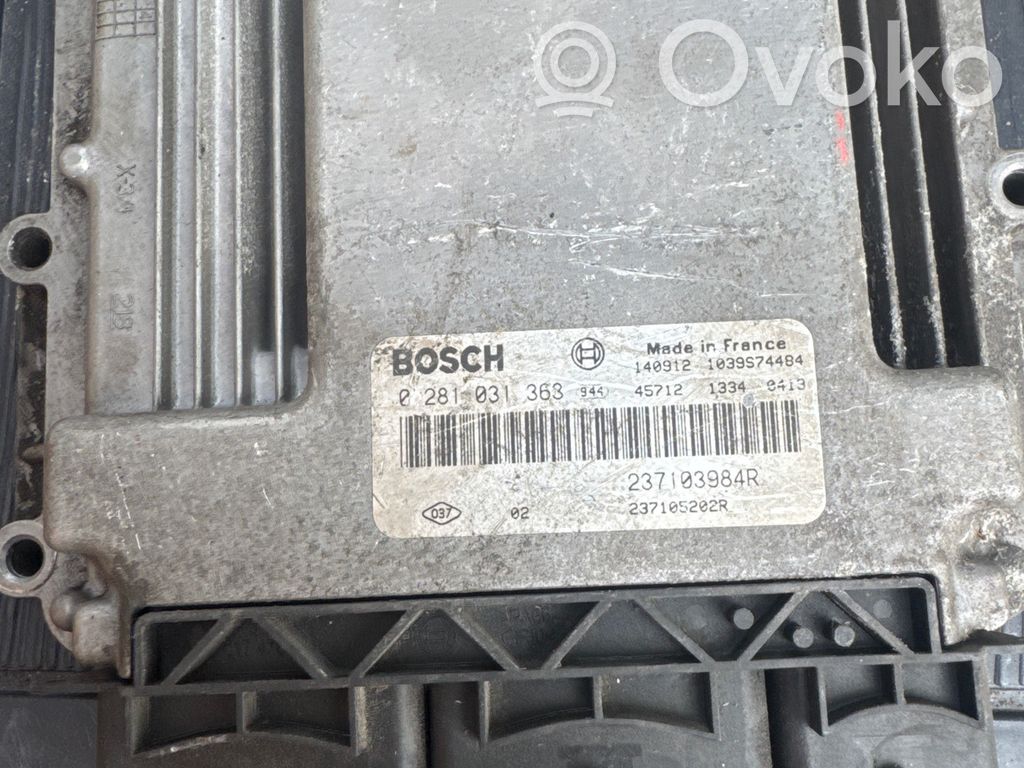 Renault Trafic II (X83) Engine control unit/module 