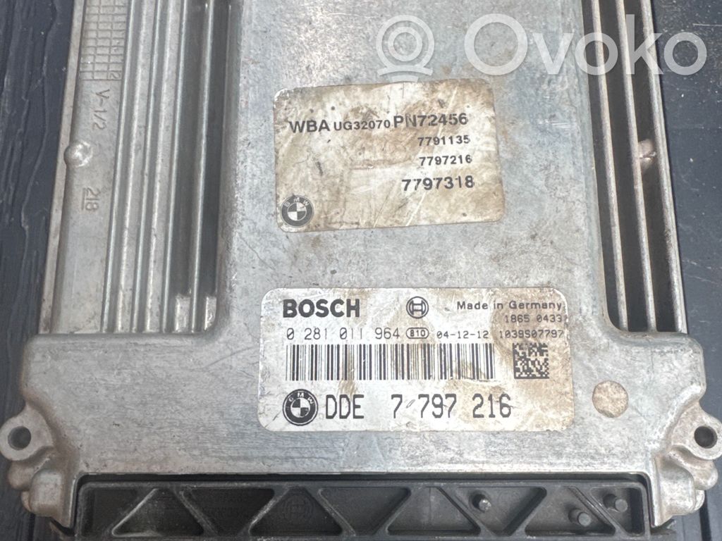 BMW 1 F20 F21 Engine control unit/module 