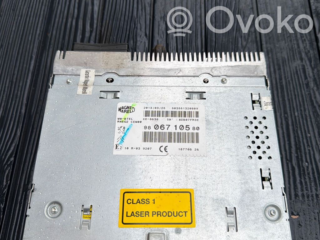 Panel / Radioodtwarzacz CD/DVD/GPS   9806710580