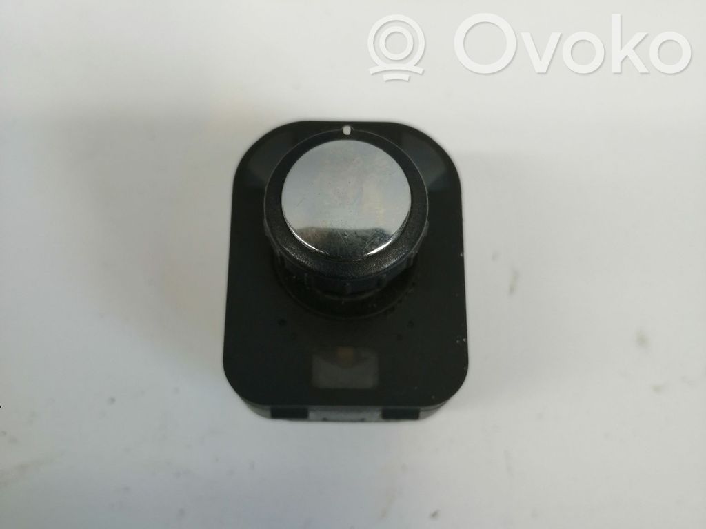 Volkswagen Phaeton Wing mirror switch 
