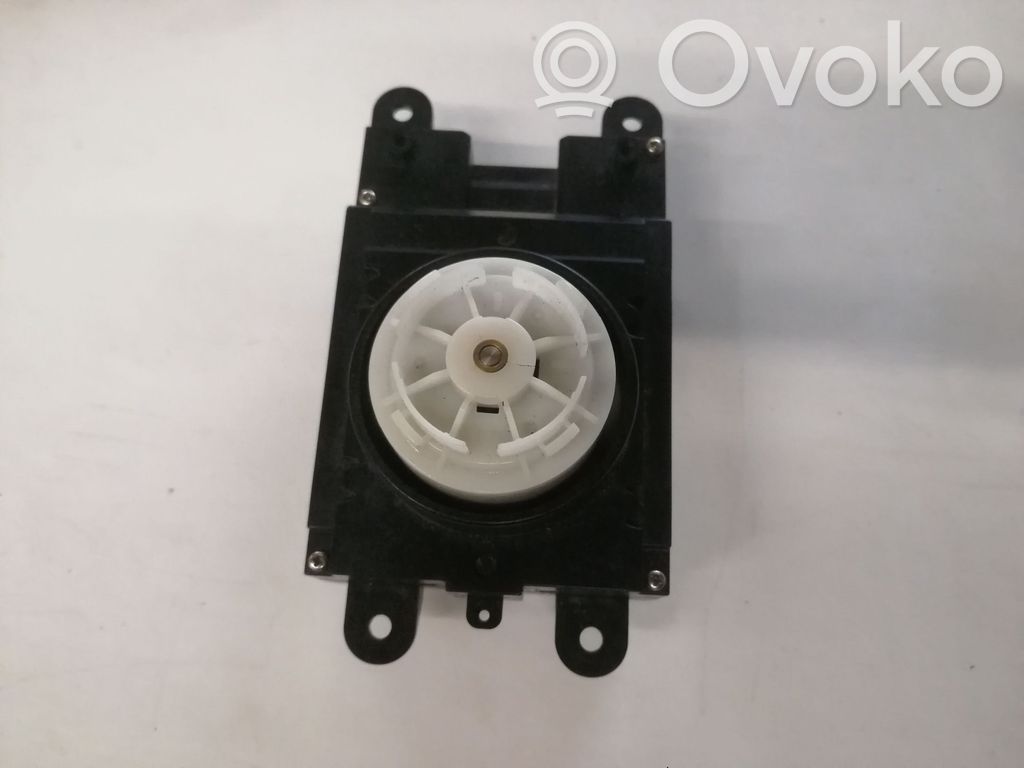 Multimedijos kontroleris   6944884