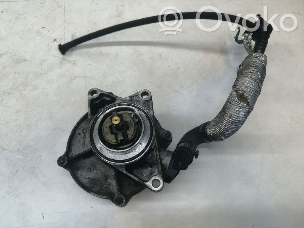 Audi A6 S6 C5 4B Pompa a vuoto 