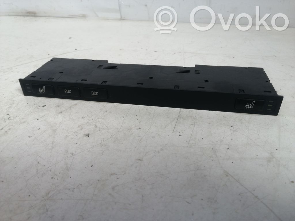 Seat heating switch   61318373776