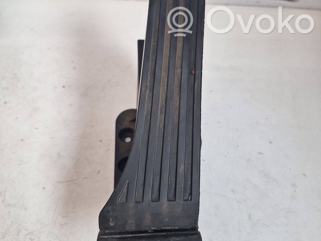 Mercedes-Benz C W204 Accelerator throttle pedal 