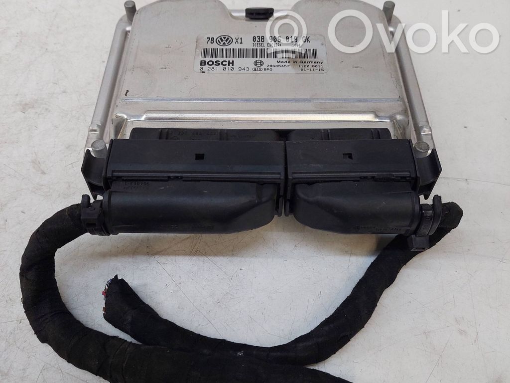 Volkswagen PASSAT B5.5 Engine control unit/module 