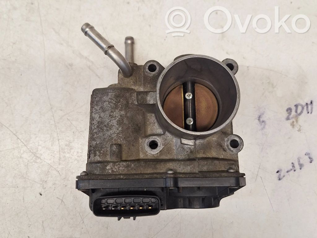 Toyota Corolla E120 E130 Droseļvārsts 