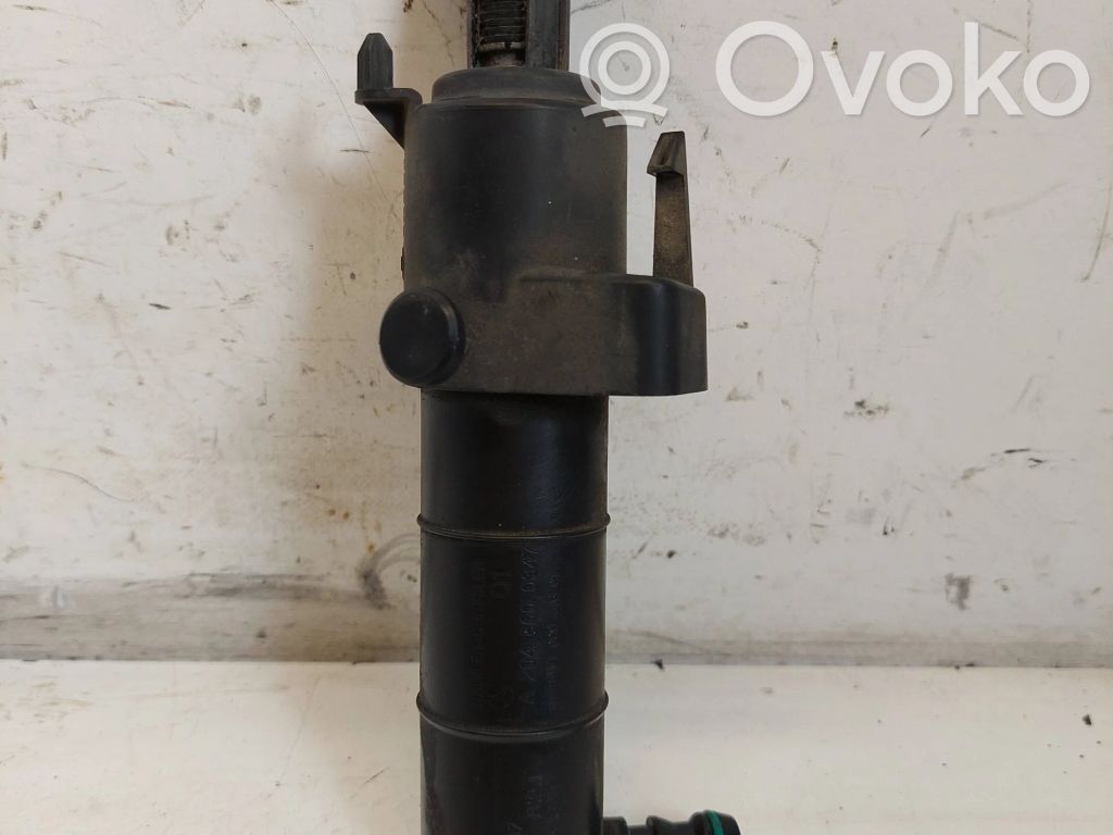 Mercedes-Benz C W204 Dysza spryskiwacza lampy przedniej 