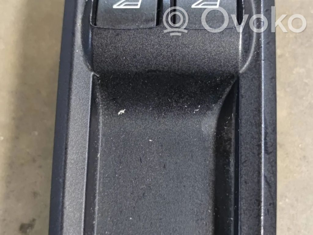 Ford Fiesta Electric window control switch 