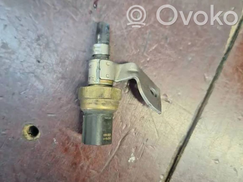 Mercedes-Benz C W204 Sensor de presión de combustible 