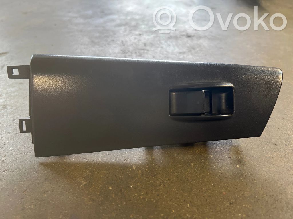 Toyota Corolla E120 E130 Electric window control switch 