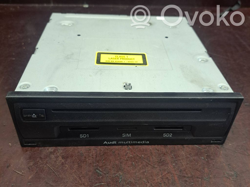 Audi A8 S8 D3 4E Panel / Radioodtwarzacz CD/DVD/GPS 