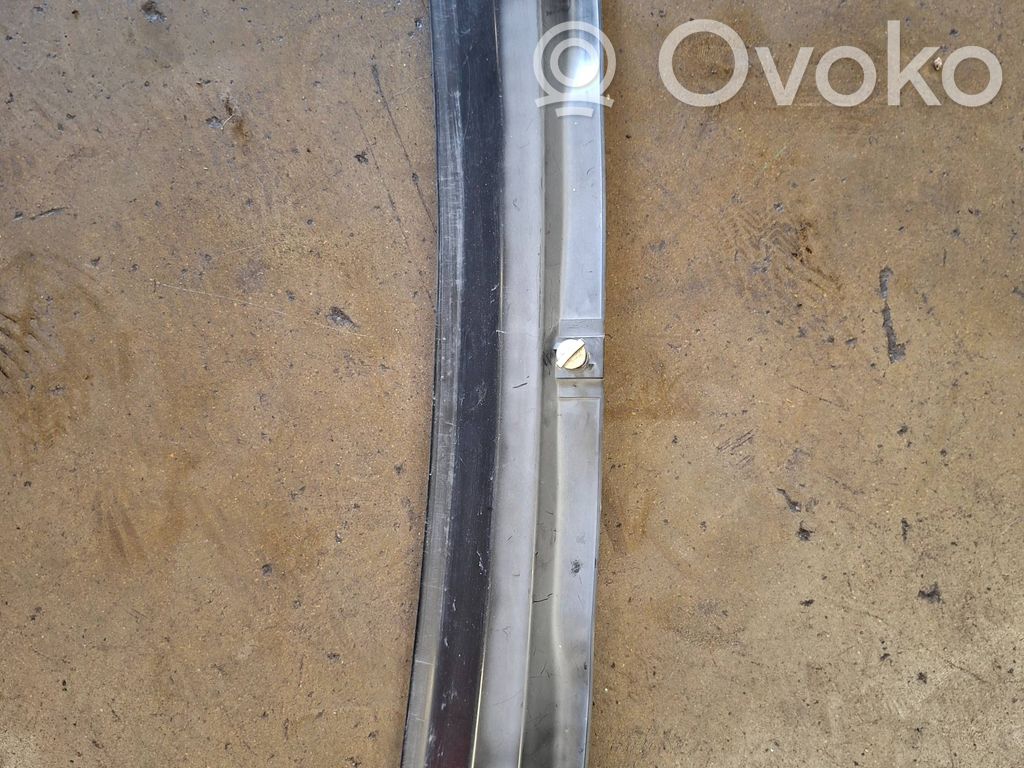 BMW 3 E46 Wiper trim 