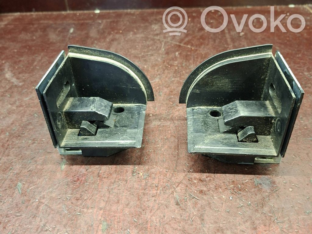 Parcel shelf load cover mount bracket   7026709,7026710