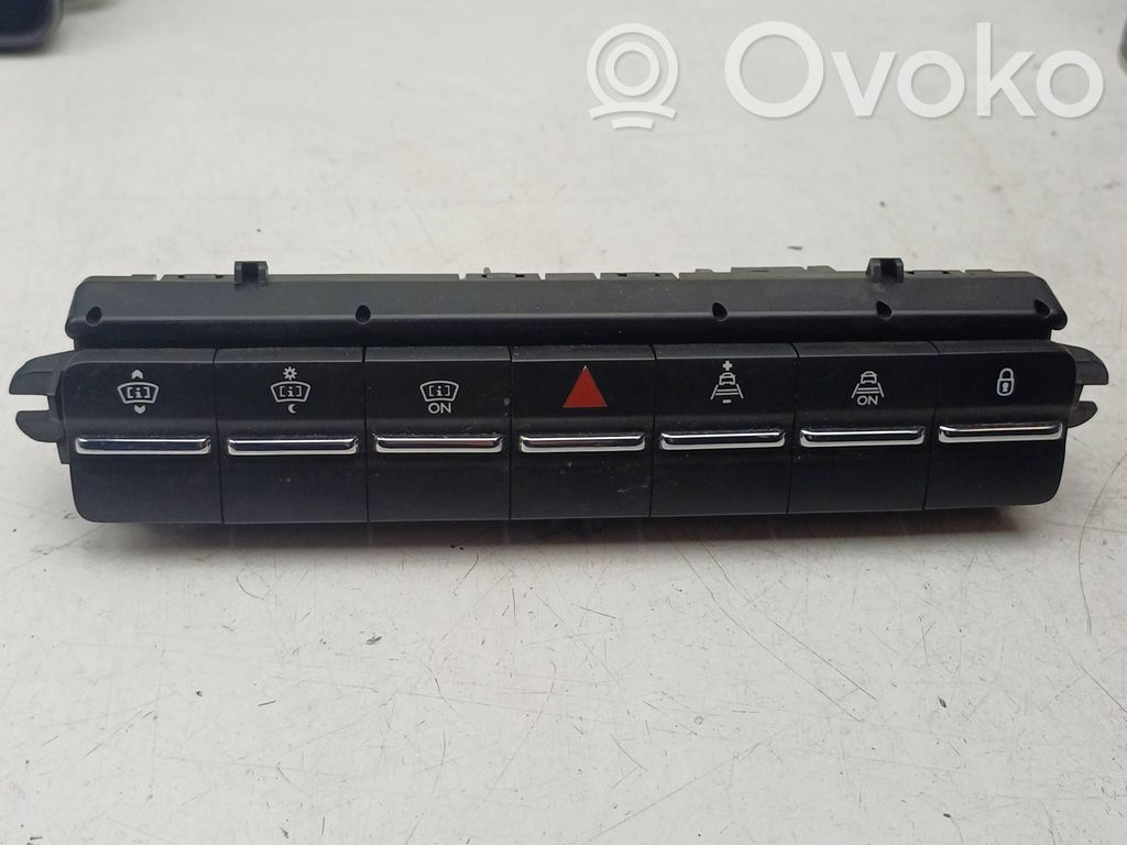 Peugeot 5008 Przycisk świateł awaryjnych 