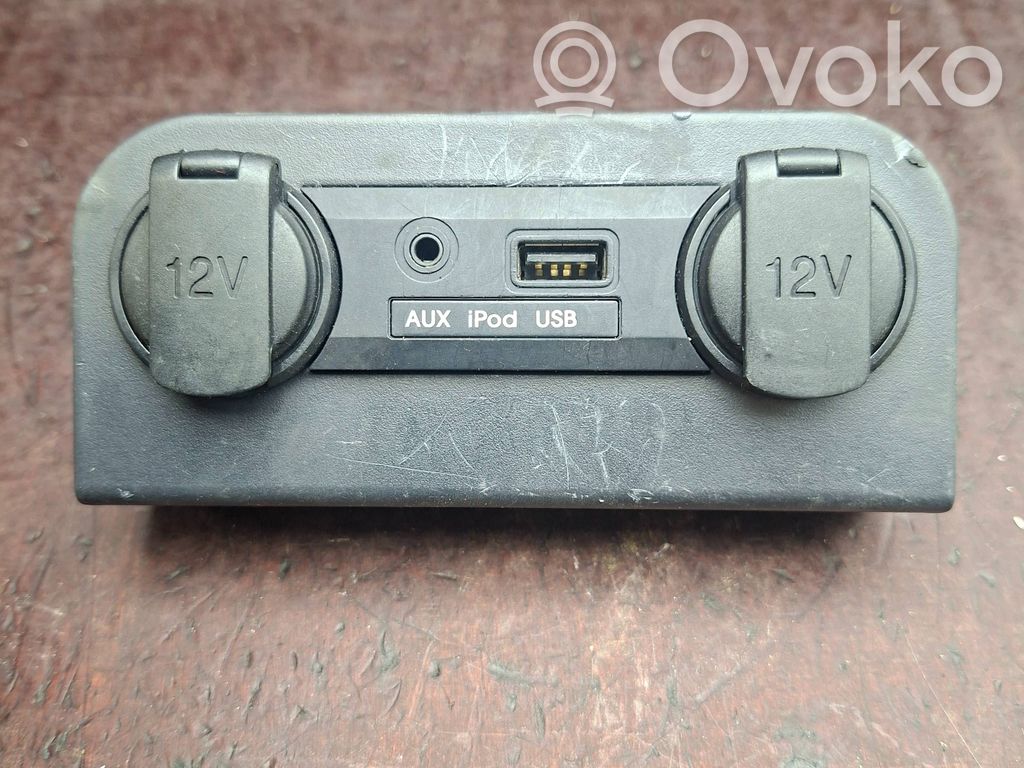 KIA Rio Enchufe conector USB 
