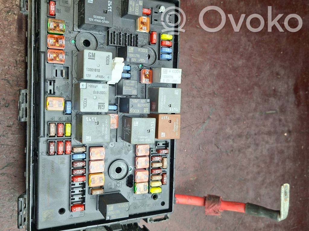 Opel Zafira C Fuse module 