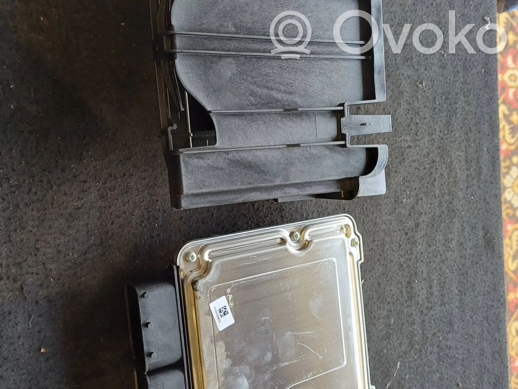BMW 5 F10 F11 Engine control unit/module 