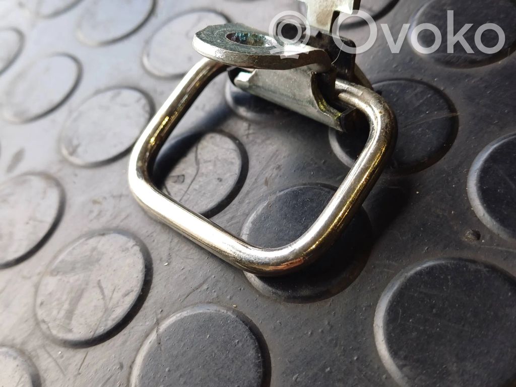 BMW 3 E90 E91 Tie down hook / loop 