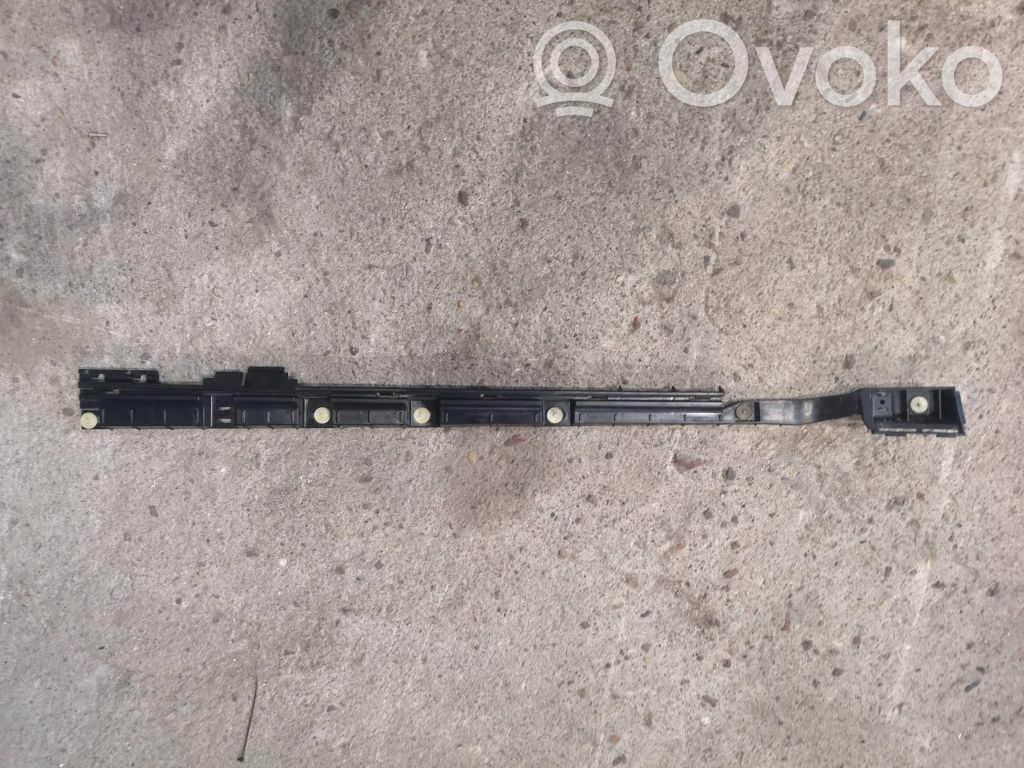 BMW 7 F01 F02 F03 F04 Sliekšņa stiprinājumi 