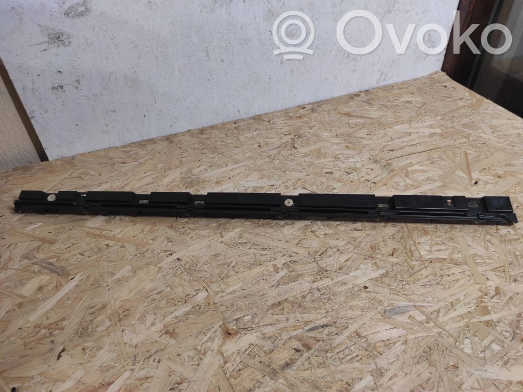 BMW 7 F01 F02 F03 F04 Sliekšņa stiprinājumi 