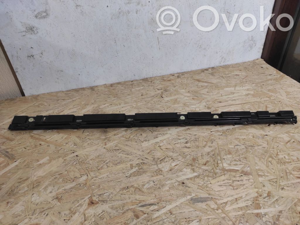 BMW 7 F01 F02 F03 F04 Sliekšņa stiprinājumi 