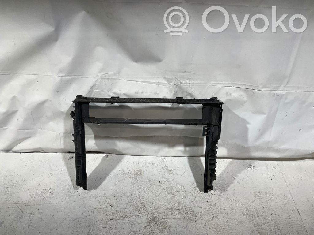 BMW 5 E60 E61 Radiatoru panelis 