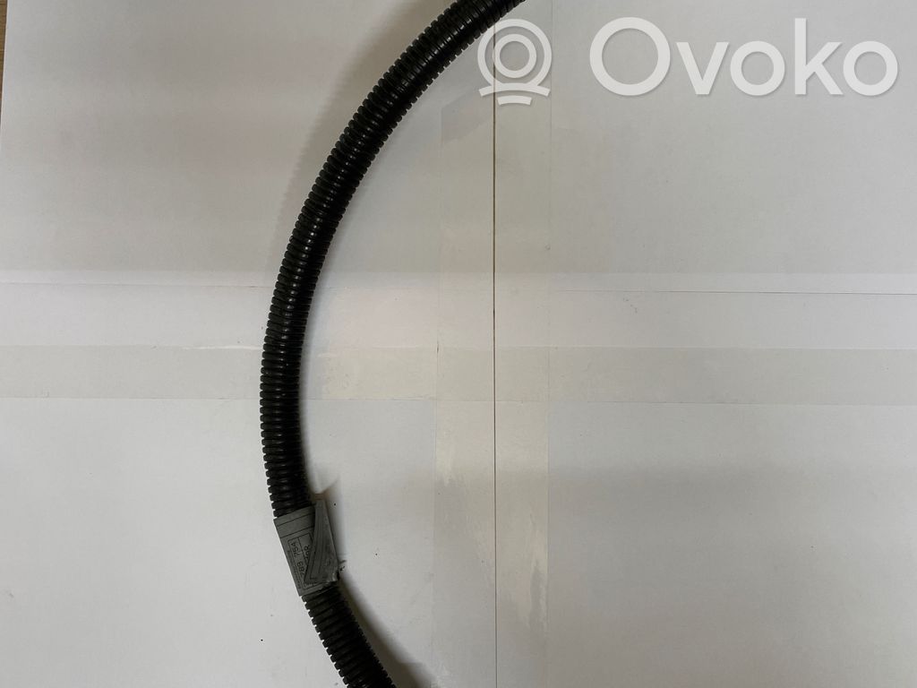 BMW 5 E60 E61 Pliusinis laidas (akumuliatoriaus) 
