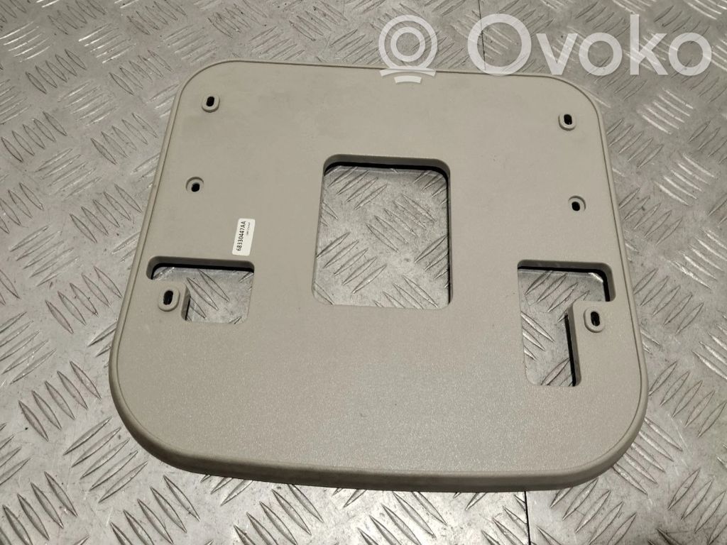 Chrysler Pacifica Moldura de la unidad delantera de radio/GPS 