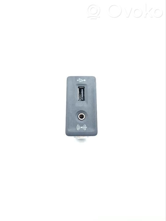 Porsche Panamera (971) Conector priză AUX 