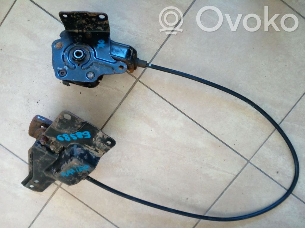 Spare wheel mounting bracket   NE68589