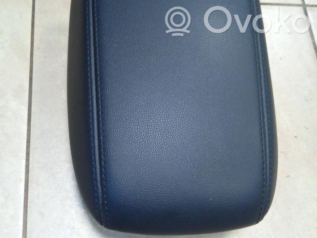 Ford Focus Reposabrazos 