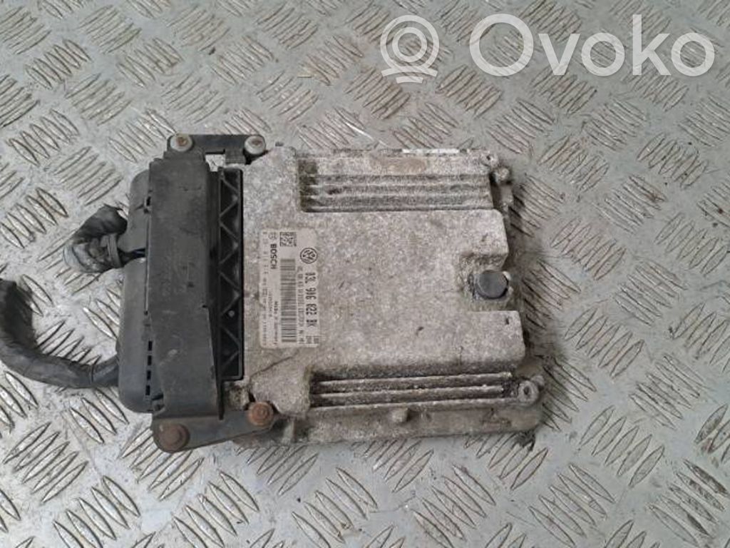 Skoda Superb B6 (3T) Engine control unit/module 