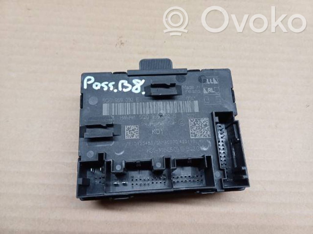 Volkswagen PASSAT B8 Door control unit/module 