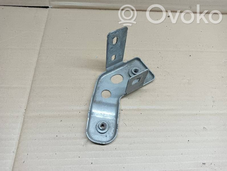 Renault Megane III Fender mounting bracket 