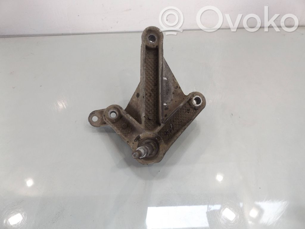 Engine mounting bracket   8200043084