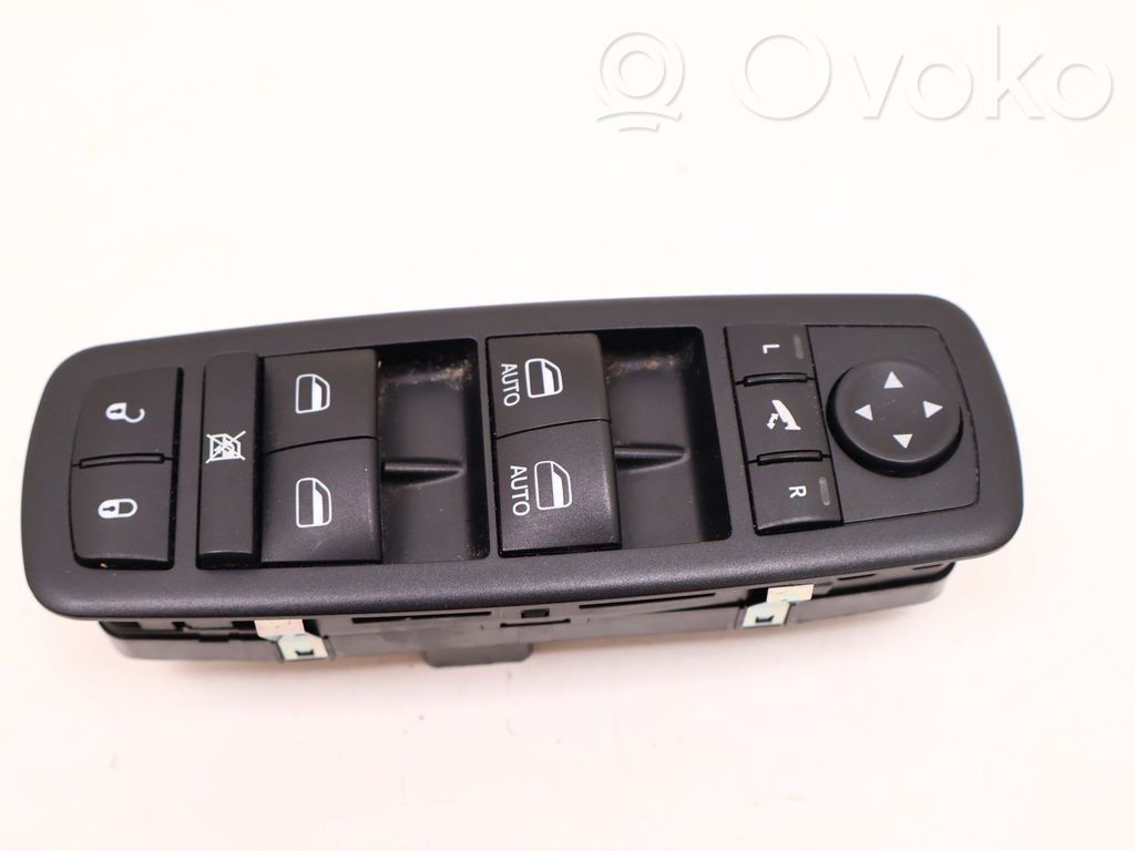 Jeep Cherokee KL Przełącznik / Przycisk otwierania szyb 